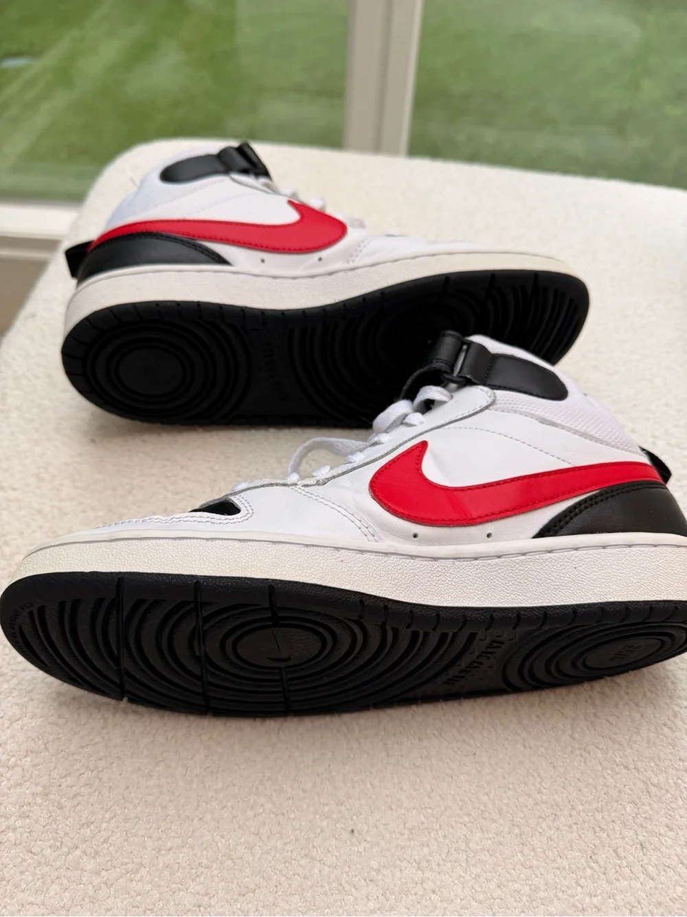 Nike Court Borough Mid 2 Youth Size 6Y